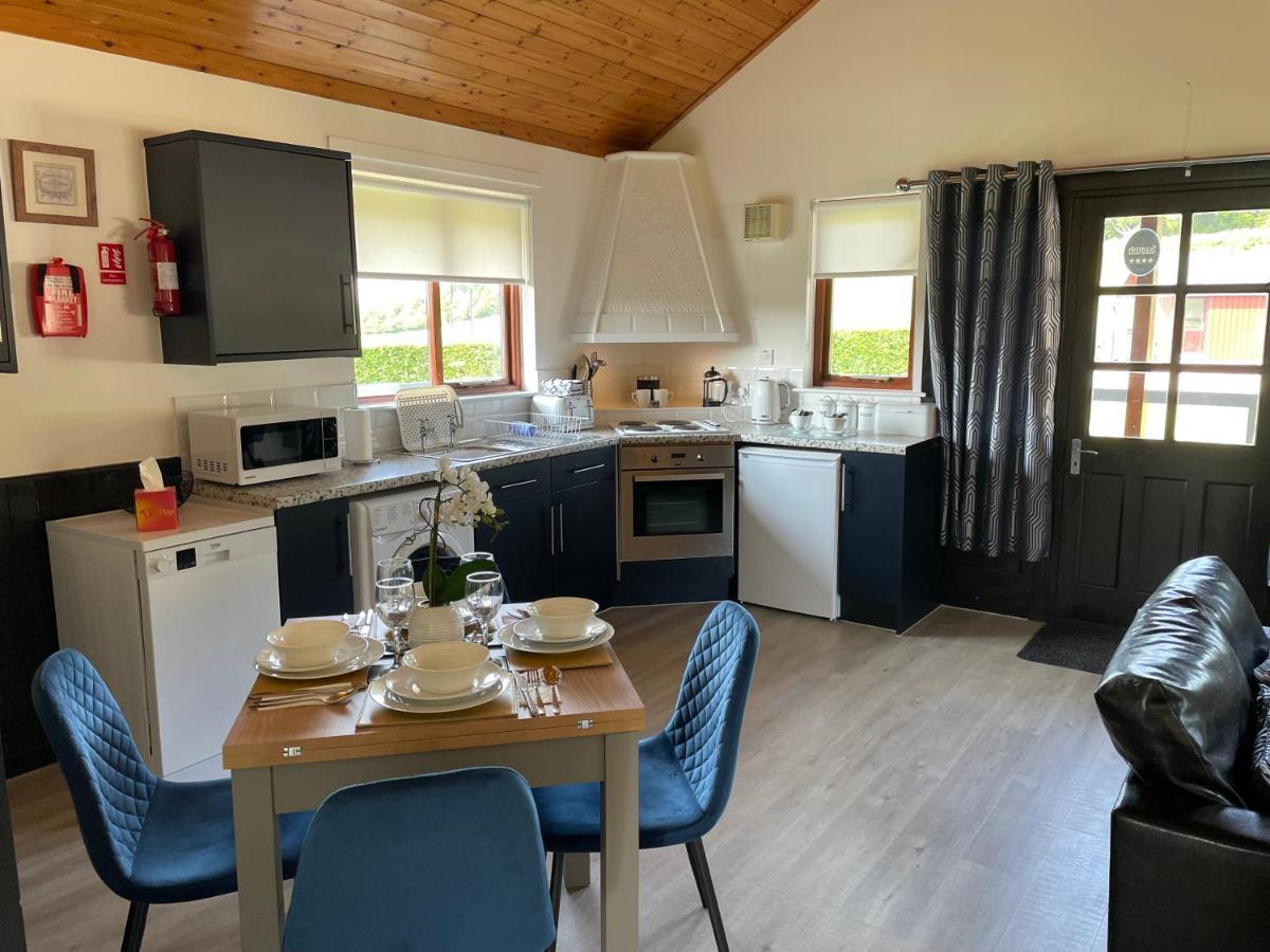 Wellsfield Farm Holiday Lodges Stirling Exterior foto